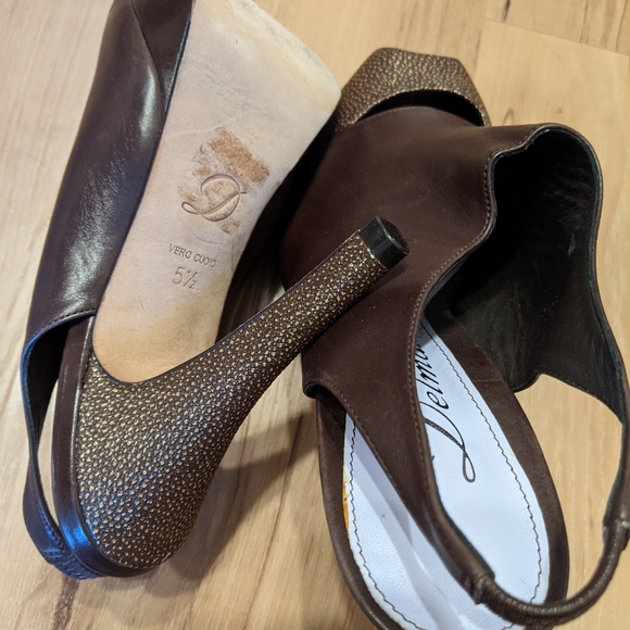 Delman peep toed slingback heels - Picture 3 of 3